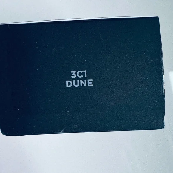 Laura Mercier Flawless Fusion Ultra-Longwear Foundation - Black Packaging - Picture 2 of 5